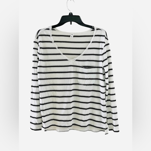 BP by Nordstrom Single Pocket Striped V-Neck Long Sleeved T-Shirt (White) - Picture 1 of 3